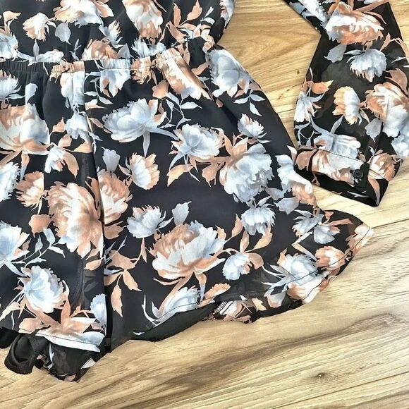ASTR THE LABEL | Black Blue Nude Floral Print Romper Long Sleeve | Size Small - Picture 3 of 8